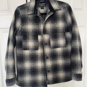 Filson Women’s Black and Cream Checkered Jacket